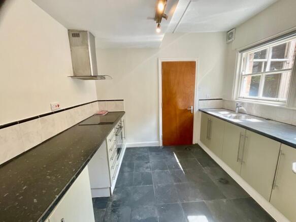 1 bed Flat to rent Image 4