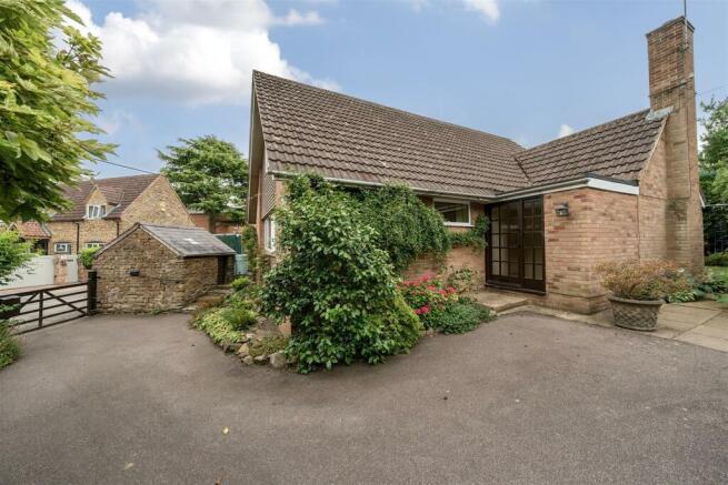 Drayson Lane, Crick
