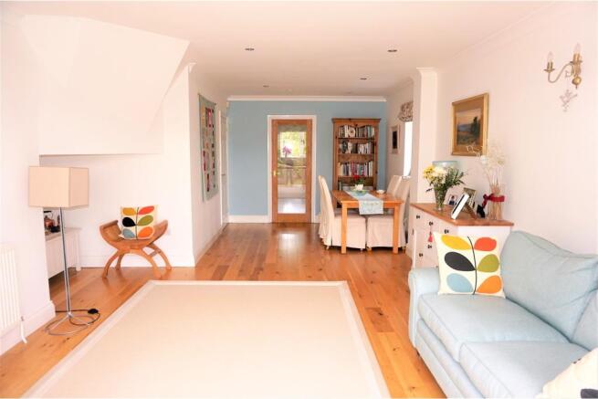 Lounge/Dining Room