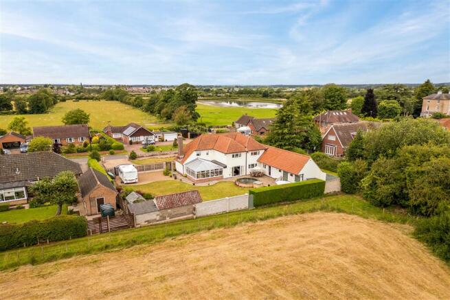 Blue Ridge Cottage, Welham, Retford, Nottinghamshire DN22 0SD photo 4
