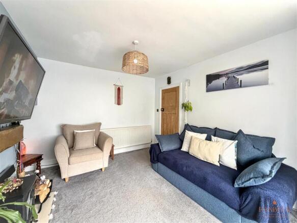 3 bed Semi-Detached for sale Image 8