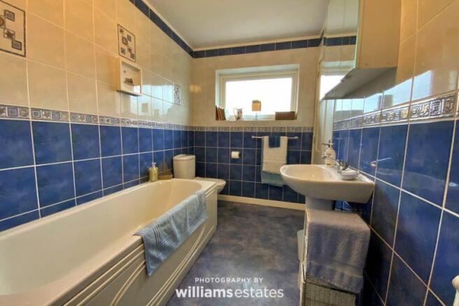 Family Bathroom 