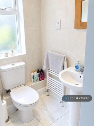 Master Bedroom En- Suite Shower Room