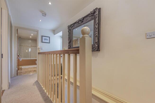 3 bed Semi-Detached for sale Image 6