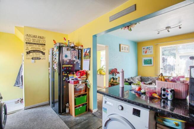 3 bed Semi-Detached for sale Image 6