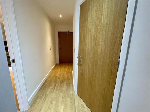 1 bed Flat to rent Image 9