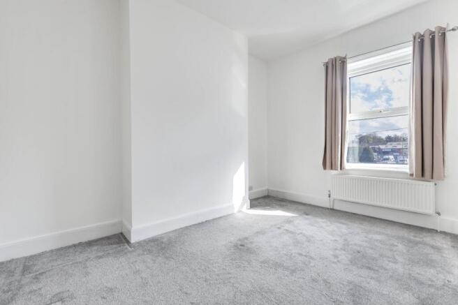 3 bed Semi-Detached for sale Image 8