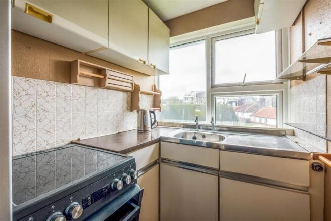 26 Aynsley Court-2.jpg