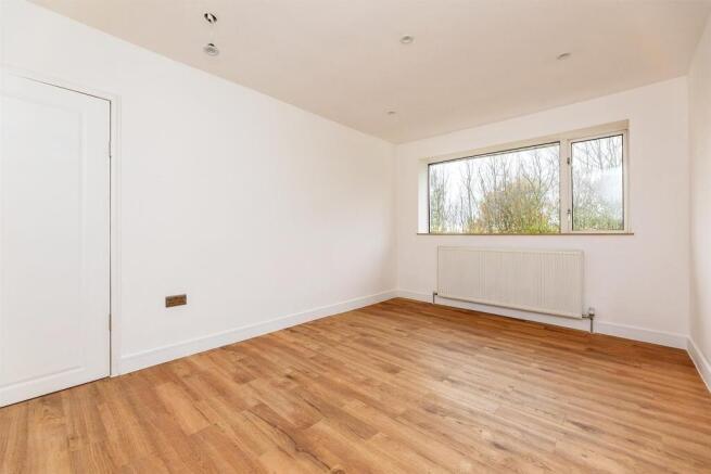 3 bed Semi-Detached for sale Image 11