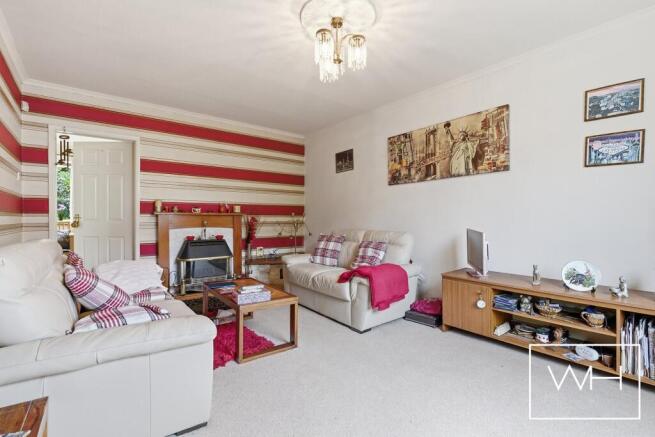 11 Windsor Walk, Cus