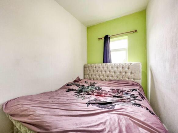 BEDROOM 2