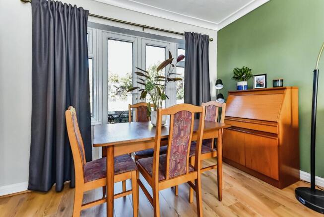Lounge/Dining Room