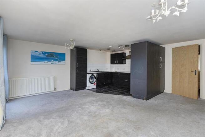 2 bed Apartment for sale Image 9