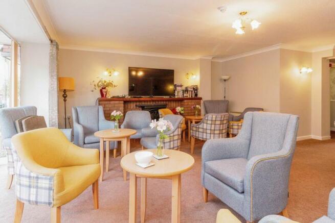 COMMUNAL LOUNGE