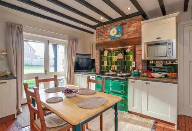 Kitchen 1.jpg