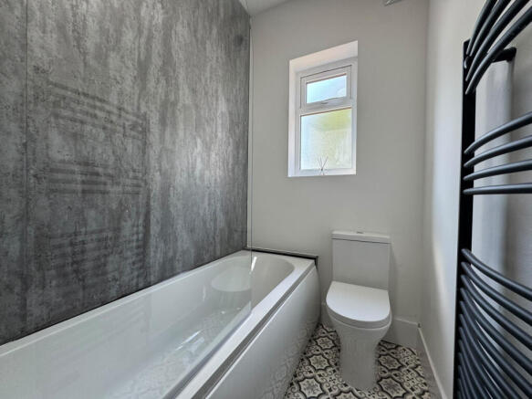 2 bed Terraced to rent Image 12