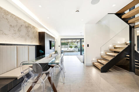 The Dene, Ealing, London, W13