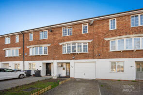 125, Hoppers Road, London N21 3LP