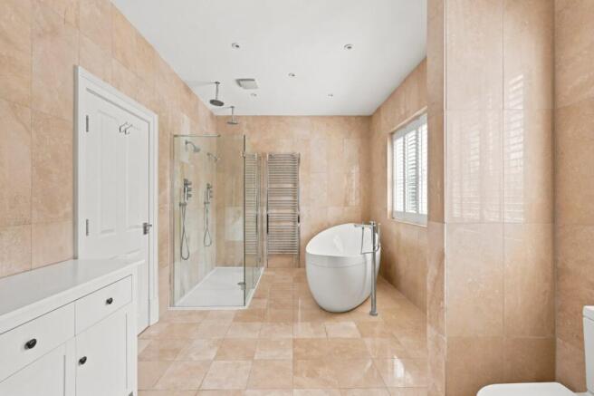 5 bed House to rent Image 9