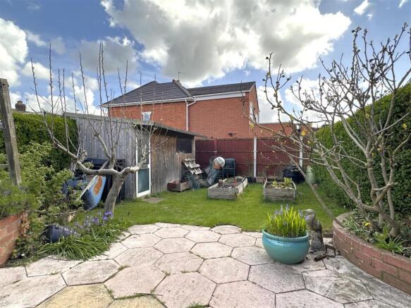 Garden & Workshop 870