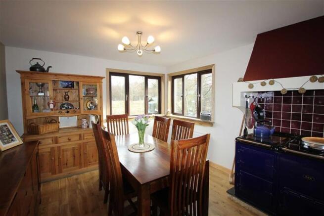 Kitchen/ Dining Room