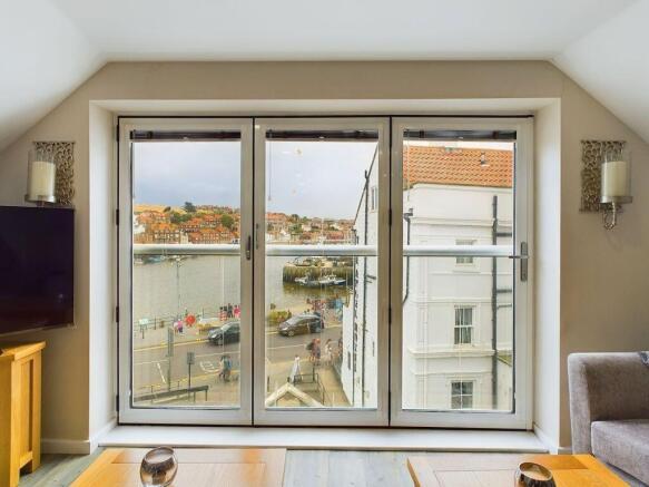 5 bed Apartment for sale Image 6