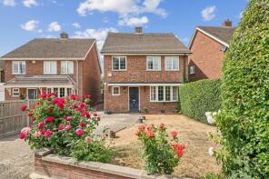 14 Farthings, Luton Road, Bedford MK45 3HD