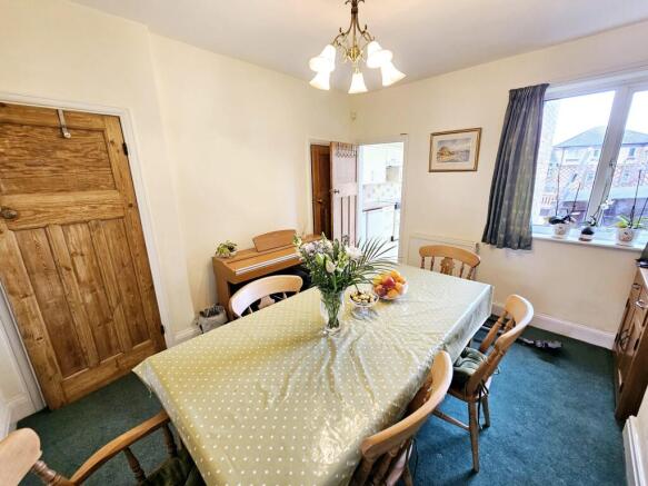 3 bed Semi-Detached for sale Image 8