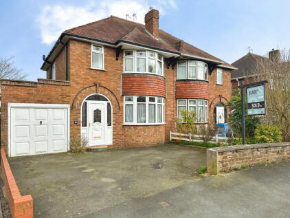 Birches Park Road, Codsall, Wolverhampton, WV8 2DT