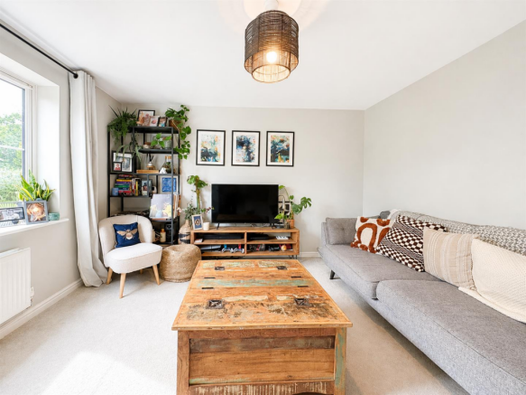 LIVING ROOM..png