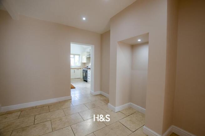 28 Station Road - dining.jpg