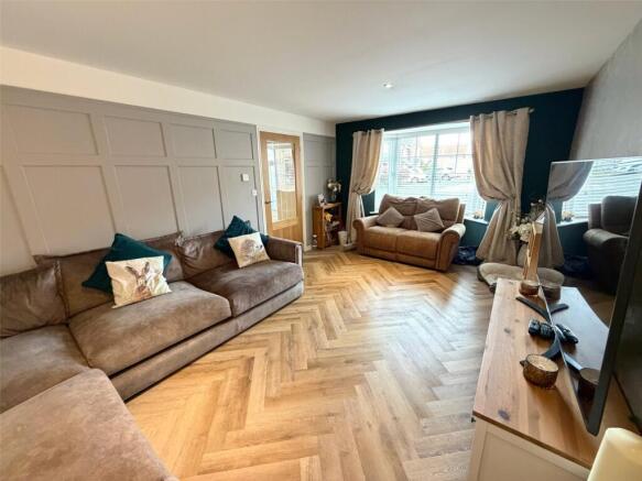 4 bed Detached for sale Image 12