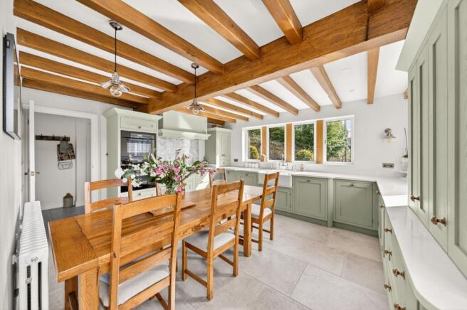 4 bed Detached for sale Image 10