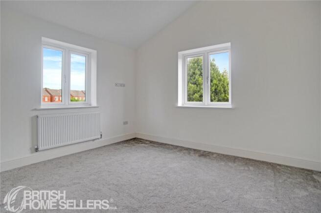 4 bed Detached for sale Image 6
