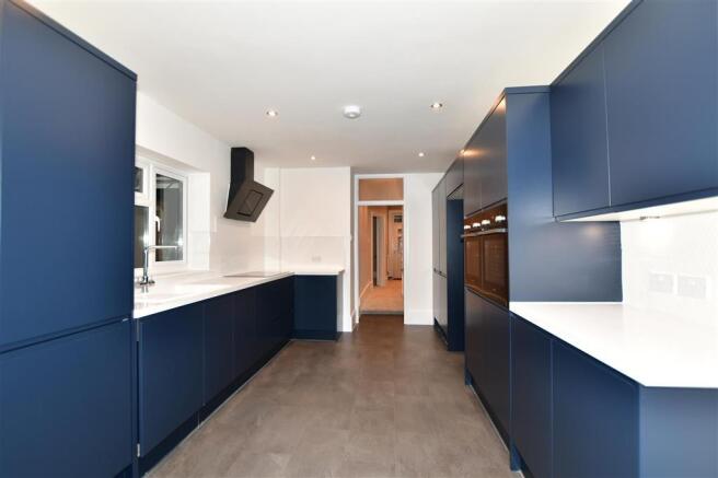 Kitchen/ Breakfast Room