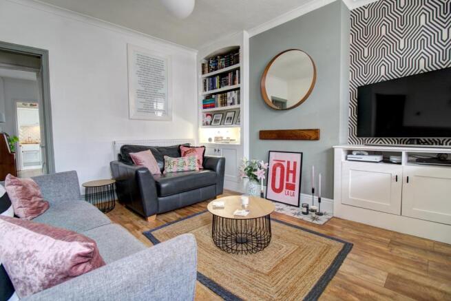 Lounge (alt view)