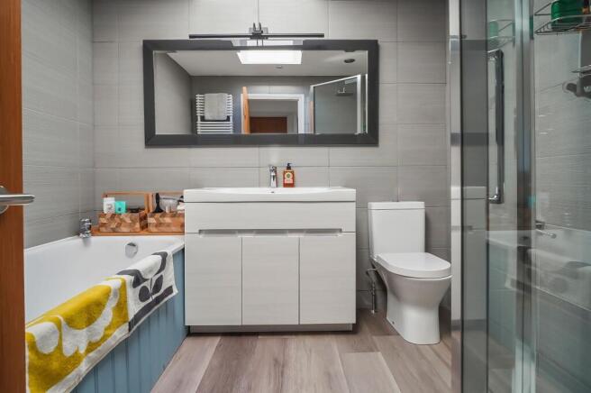 En-Suite Bathroom