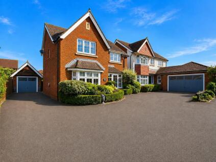 Clos Llynfi, Caldicot