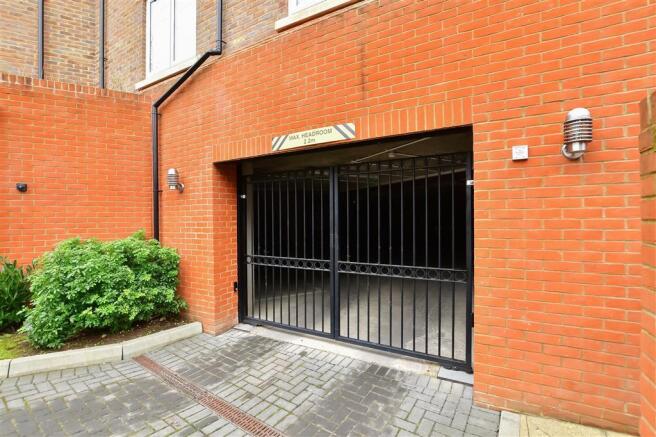 Driveway/Parking