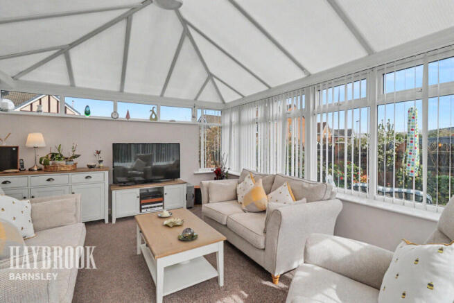 4 bed Detached for sale Image 9
