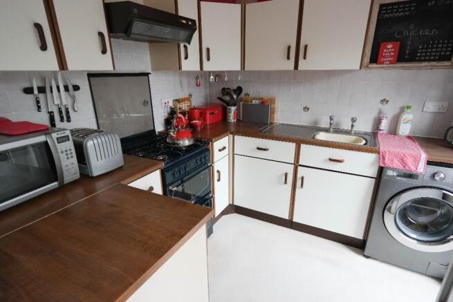 Kitchen/ Dining Room