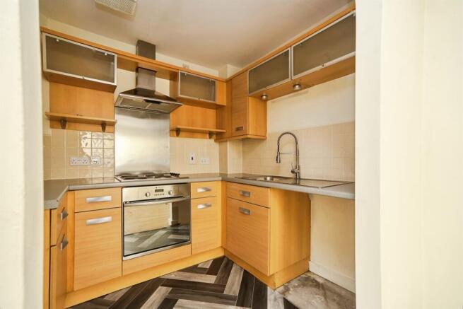 2 bed Ground Flat for sale Image 5