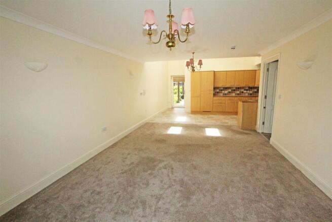 IMG_5613 sitt kit front door.jpg