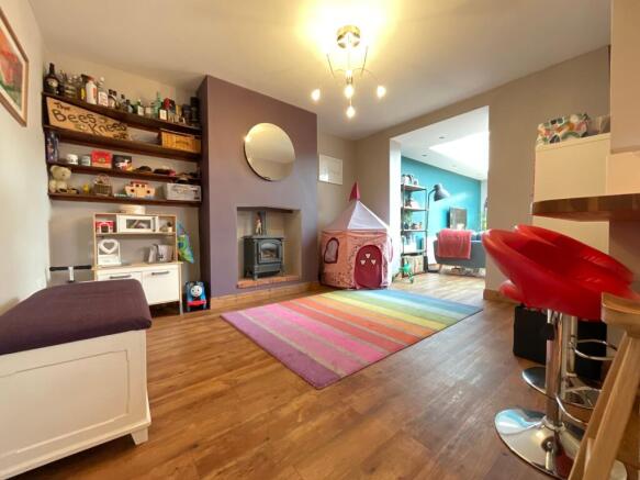 4 bed Semi-Detached for sale Image 7