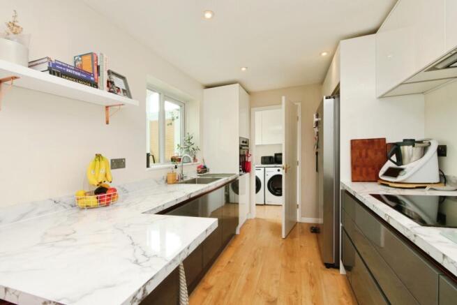 3 bed Detached for sale Image 7