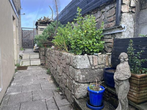 Garden, Garage, Views