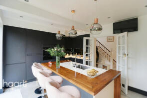 56, Chase Road, London N14 4ET