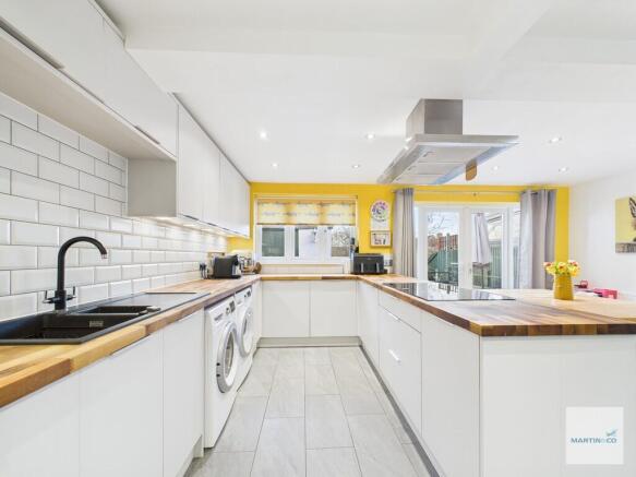 CAM03394G0-PR0438...