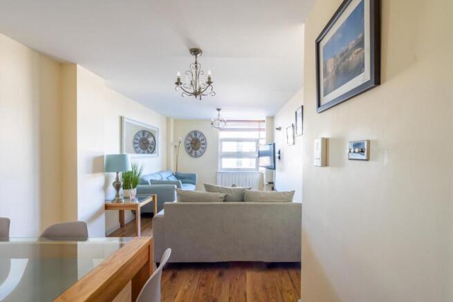 2 bed Apartment for sale Image 5