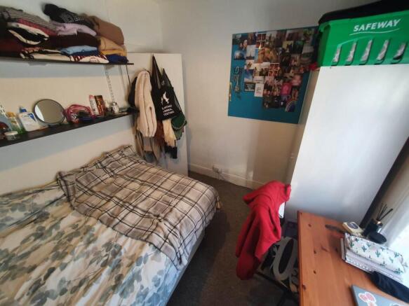 Room 5 (2)